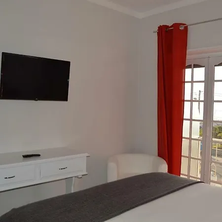 Casa Do Rochedo Homestay Ribamar (Torres Vedras)