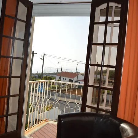 Homestay Casa Do Rochedo Ribamar (Torres Vedras)
